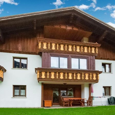 Apartment On The Mountainside In Зилбертал Екстериор снимка